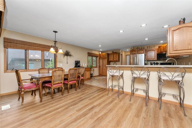 2520 Highpointe Drive, Kalamazoo, MI 49008