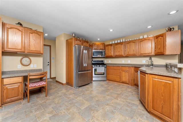 2520 Highpointe Drive, Kalamazoo, MI 49008