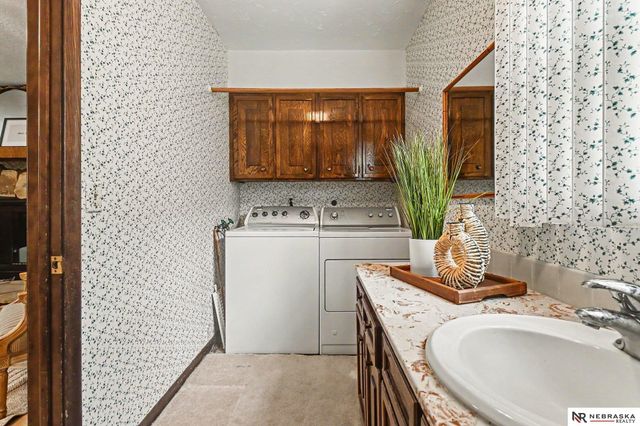 13992 Woolworth Circle, Omaha, NE 68144