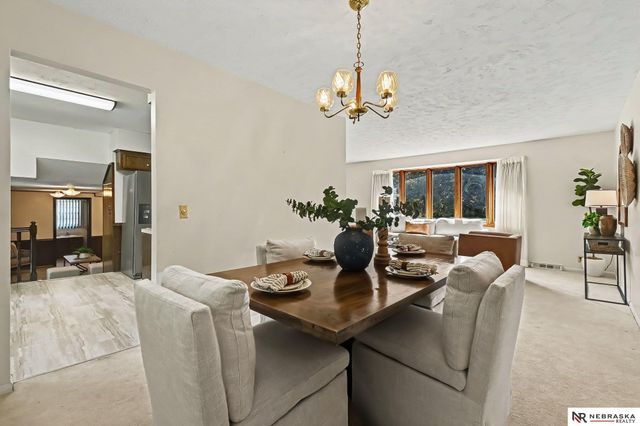 13992 Woolworth Circle, Omaha, NE 68144