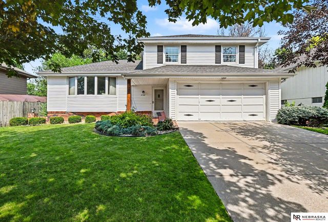 13992 Woolworth Circle, Omaha, NE 68144