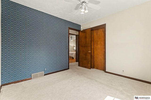 13992 Woolworth Circle, Omaha, NE 68144