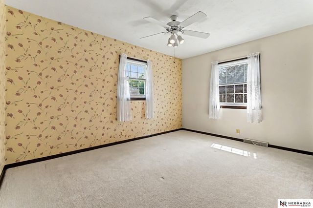 13992 Woolworth Circle, Omaha, NE 68144