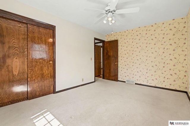 13992 Woolworth Circle, Omaha, NE 68144