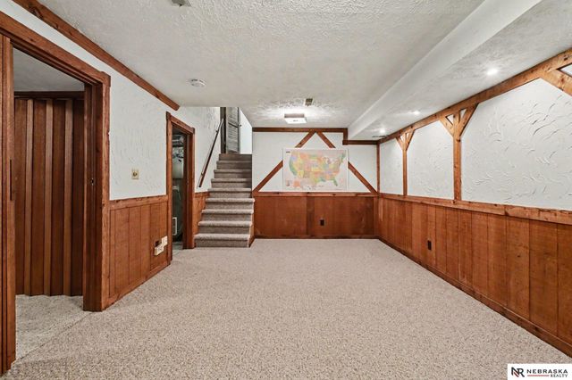 13992 Woolworth Circle, Omaha, NE 68144