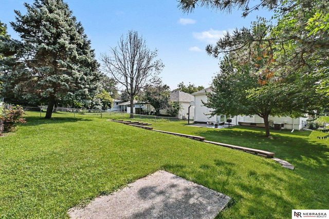 13992 Woolworth Circle, Omaha, NE 68144
