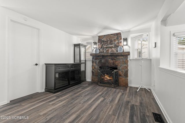 611 Parkside Avenue, Toms River, NJ 08753