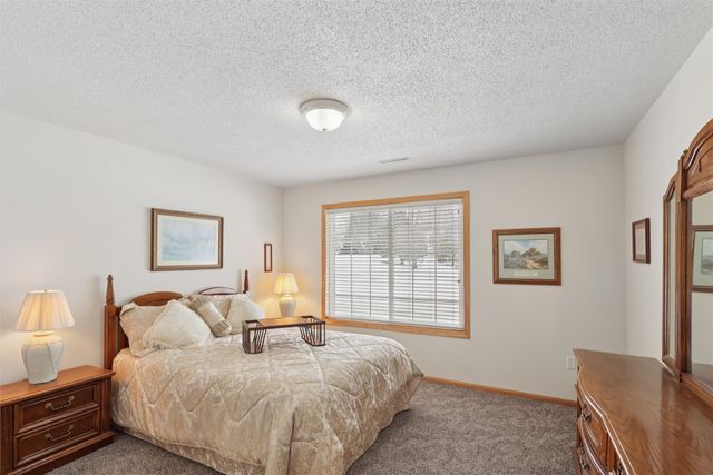 7610 Wistful Vista Drive 1002, West Des Moines, IA 50266