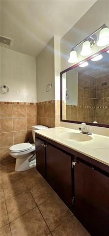 610 Commodore Dr, Plantation, FL 33325