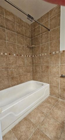 610 Commodore Dr, Plantation, FL 33325