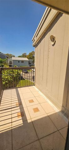 610 Commodore Dr, Plantation, FL 33325