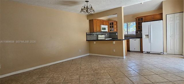 610 Commodore Dr, Plantation, FL 33325