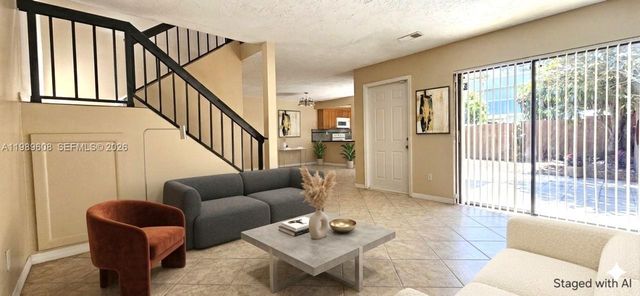 610 Commodore Dr, Plantation, FL 33325