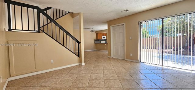 610 Commodore Dr, Plantation, FL 33325