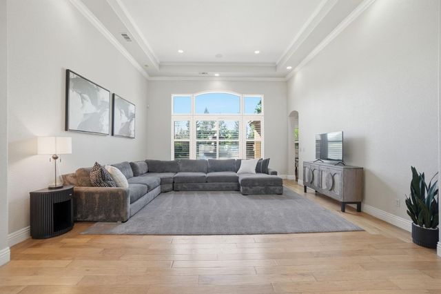 10749 Amerine Ln, Oakdale, CA 95361