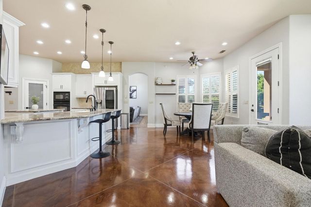 10749 Amerine Ln, Oakdale, CA 95361