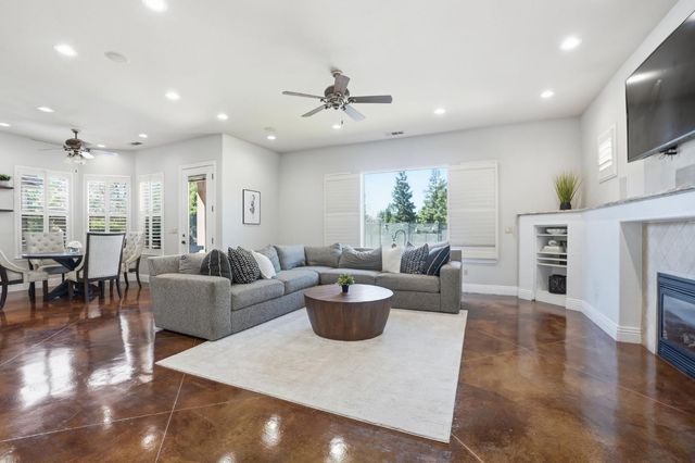 10749 Amerine Ln, Oakdale, CA 95361