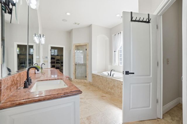 10749 Amerine Ln, Oakdale, CA 95361