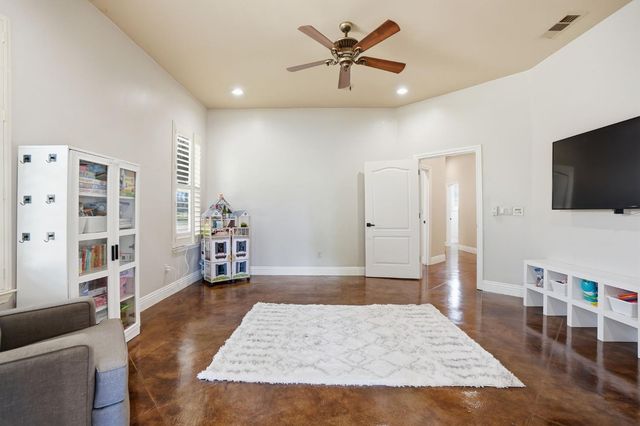 10749 Amerine Ln, Oakdale, CA 95361