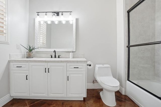 10749 Amerine Ln, Oakdale, CA 95361