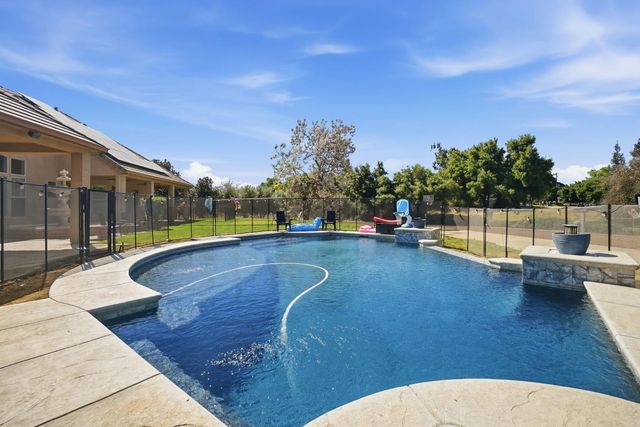 10749 Amerine Ln, Oakdale, CA 95361