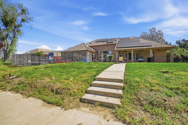 10749 Amerine Ln, Oakdale, CA 95361