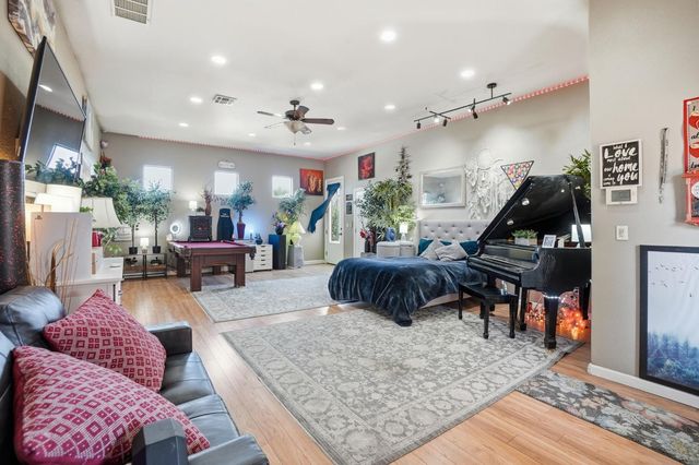 10749 Amerine Ln, Oakdale, CA 95361