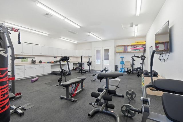 10749 Amerine Ln, Oakdale, CA 95361