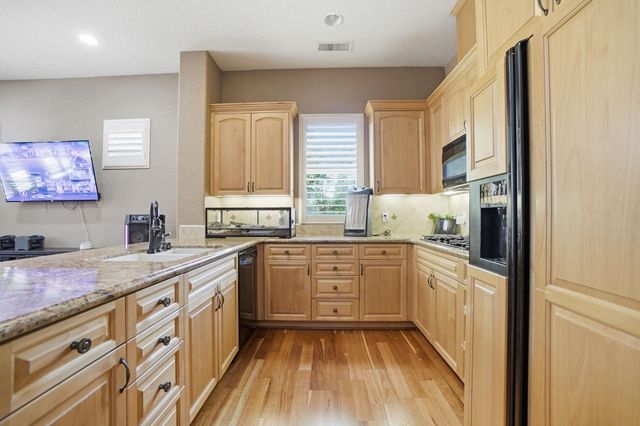 10749 Amerine Ln, Oakdale, CA 95361