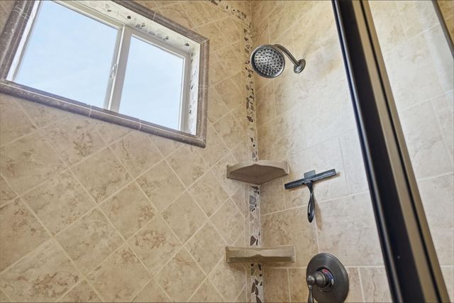 10749 Amerine Ln, Oakdale, CA 95361