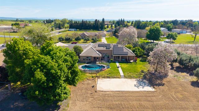 10749 Amerine Ln, Oakdale, CA 95361