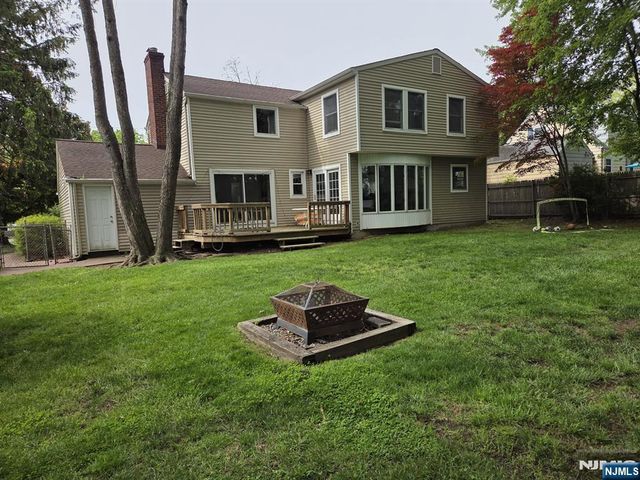 14 Louise Lane, Tenafly, NJ 07670