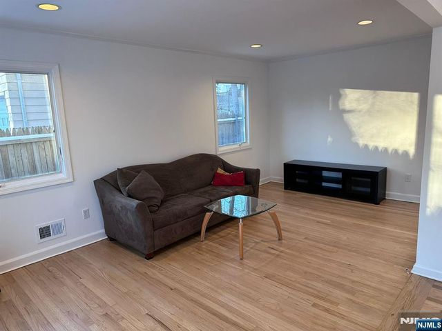 14 Louise Lane, Tenafly, NJ 07670