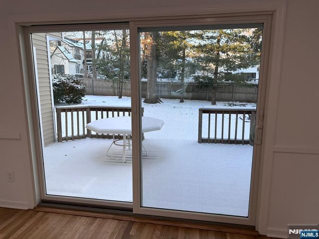 14 Louise Lane, Tenafly, NJ 07670