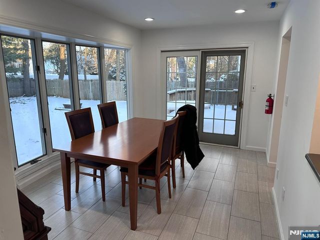 14 Louise Lane, Tenafly, NJ 07670