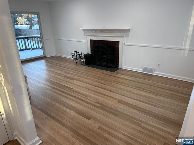14 Louise Lane, Tenafly, NJ 07670