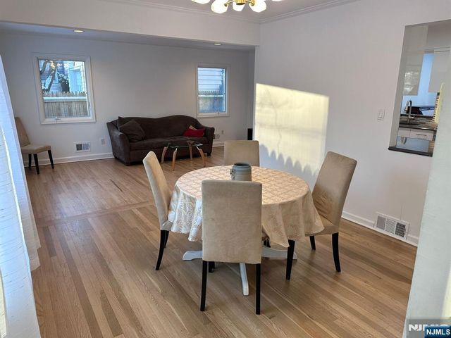 14 Louise Lane, Tenafly, NJ 07670