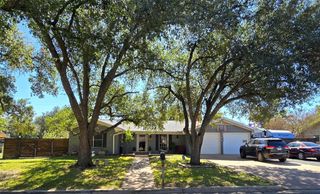 1908 Dawn DR, Georgetown, TX 78628