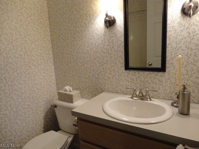 24690 Thicket Lane 32, Olmsted Falls, OH 44138