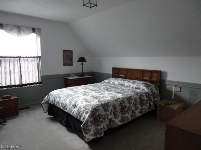 24690 Thicket Lane 32, Olmsted Falls, OH 44138