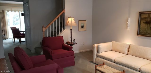 24690 Thicket Lane 32, Olmsted Falls, OH 44138