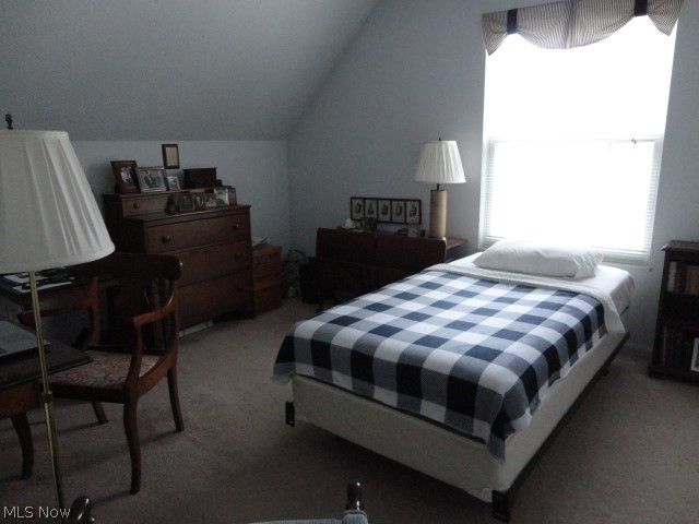 24690 Thicket Lane 32, Olmsted Falls, OH 44138