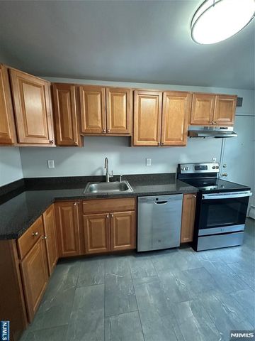 65 Hawthorne Place, Montclair, NJ 07042