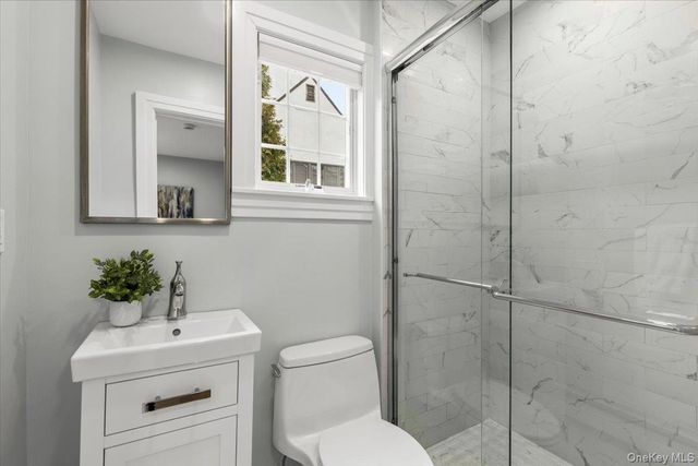 12 Robin Hill Road, Scarsdale, NY 10583