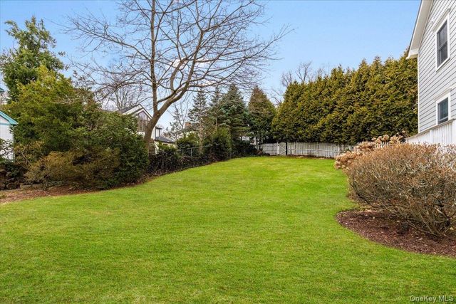 12 Robin Hill Road, Scarsdale, NY 10583