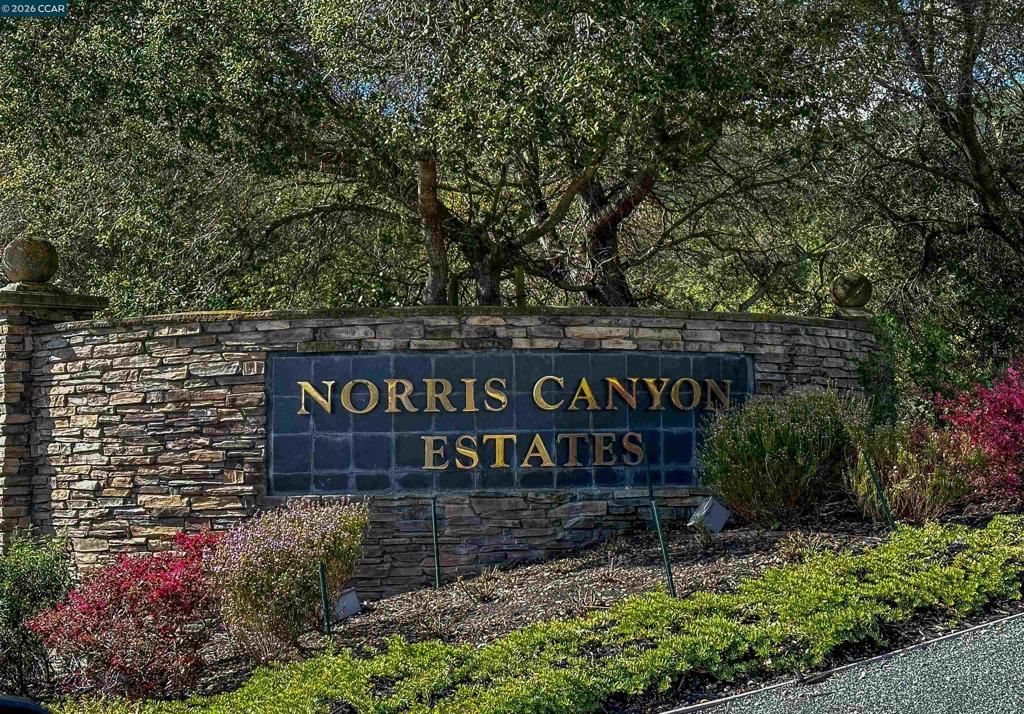 Image 8 of property listing at 243 Lyndhurst Pl, San Ramon, CA 94583