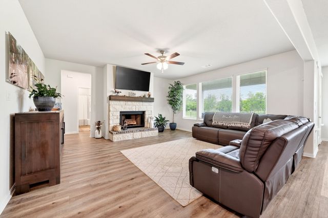 2446 Blackjack Oak Road, Oak Ridge, TX 75161