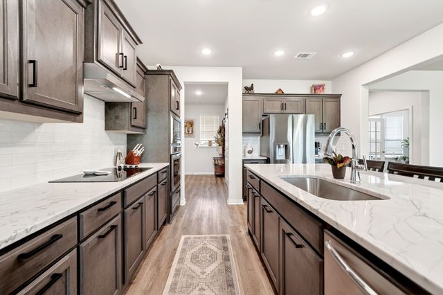 2446 Blackjack Oak Road, Oak Ridge, TX 75161