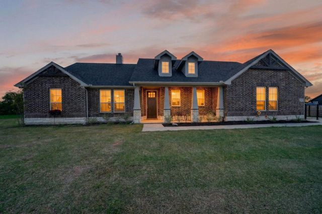 2446 Blackjack Oak Road, Oak Ridge, TX 75161