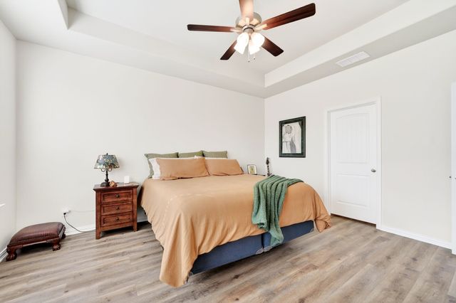 2446 Blackjack Oak Road, Oak Ridge, TX 75161